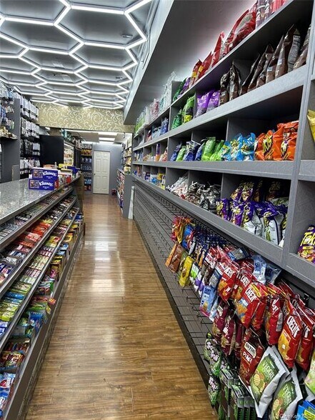 More Photos Of 187-191 Broadway, Amityville Storefront For Lease