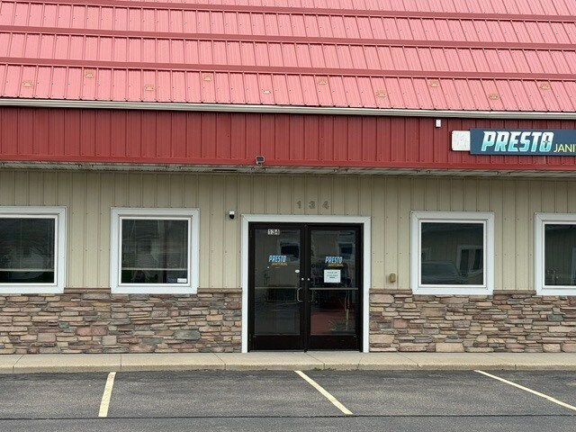 More Photos Of 134 26th St NW, Owatonna Office For Lease