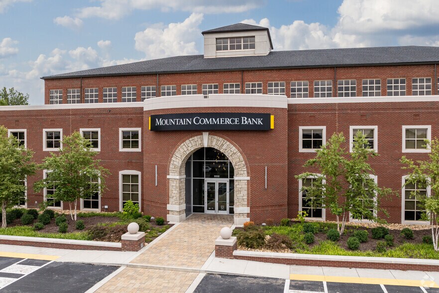 More Photos Of 9950 Kingston Pike, Knoxville Office For Lease