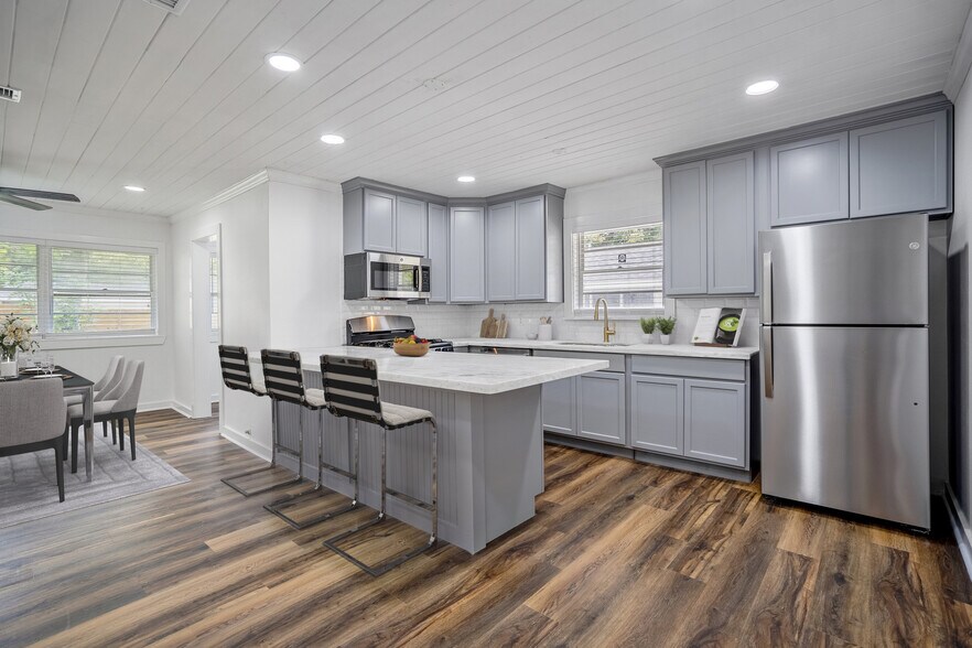 More Photos Of 907 E 27th St, Bryan Apartments For Sale