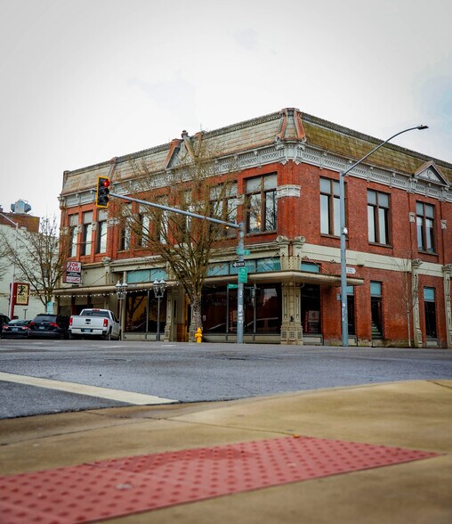 More Photos Of 179-195 Commercial St NE, Salem Storefront Retail Office For Lease