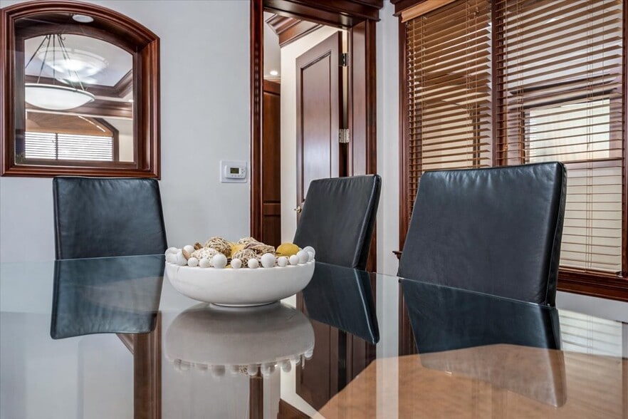 More Photos Of 599 9th St N, Naples Office For Sale