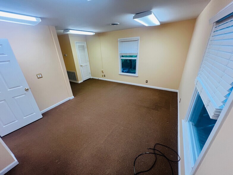 More Photos Of 233 Wilson Pike Cir, Brentwood Office For Lease