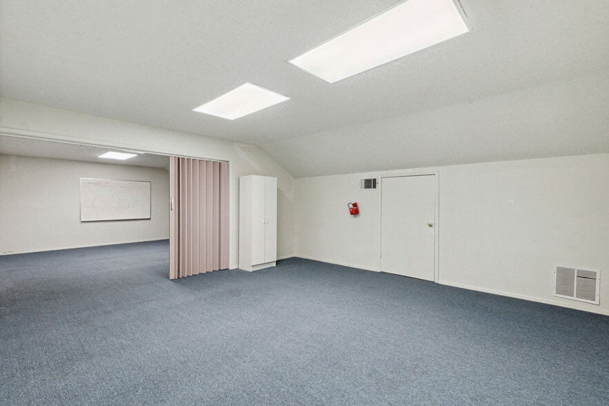 More Photos Of 1919 S Collins St, Arlington Religious Facility For Sale