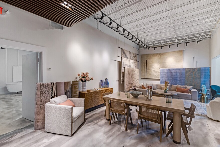 More Photos Of 12870 US Hwy 98, Miramar Beach Showroom For Sale