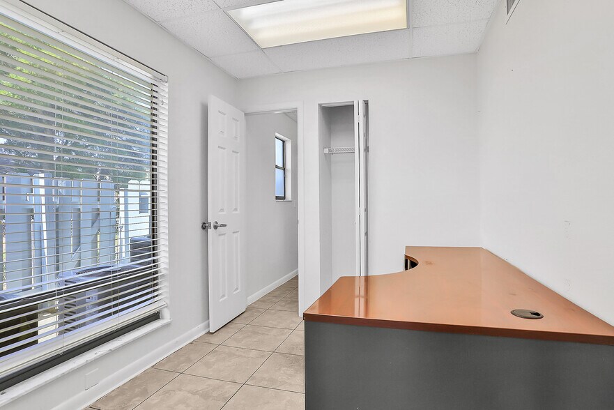 More Photos Of 162 Peninsula Dr S, Daytona Beach Medical For Sale