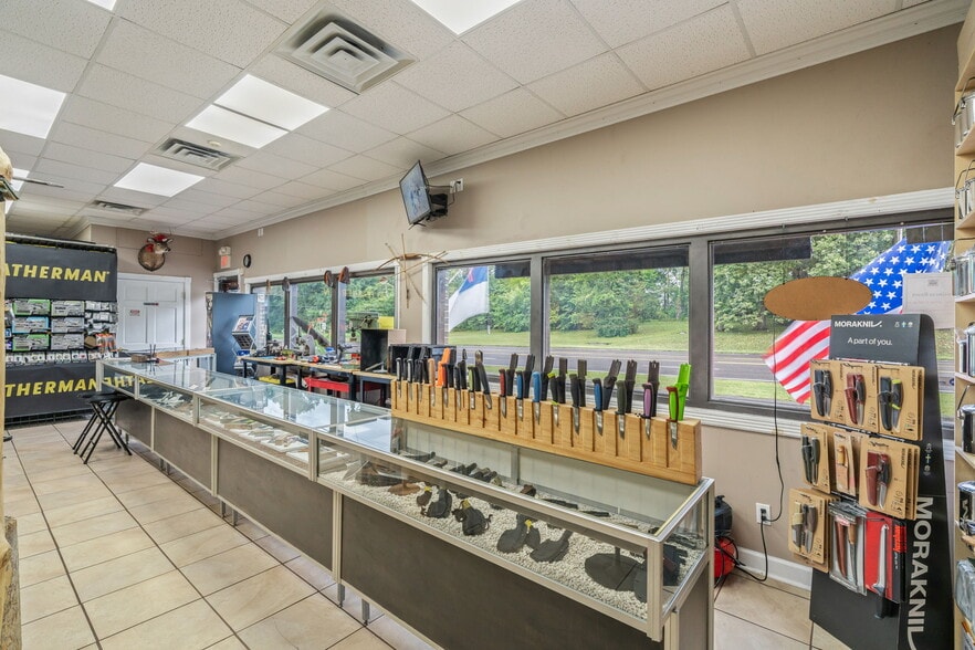 More Photos Of 927 S Charles G Seivers Blvd, Clinton General Retail For Sale