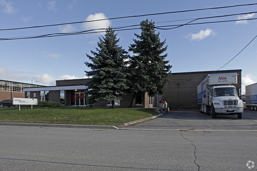 Primary Photo Of 992 Rangeview Rd, Mississauga Warehouse For Lease