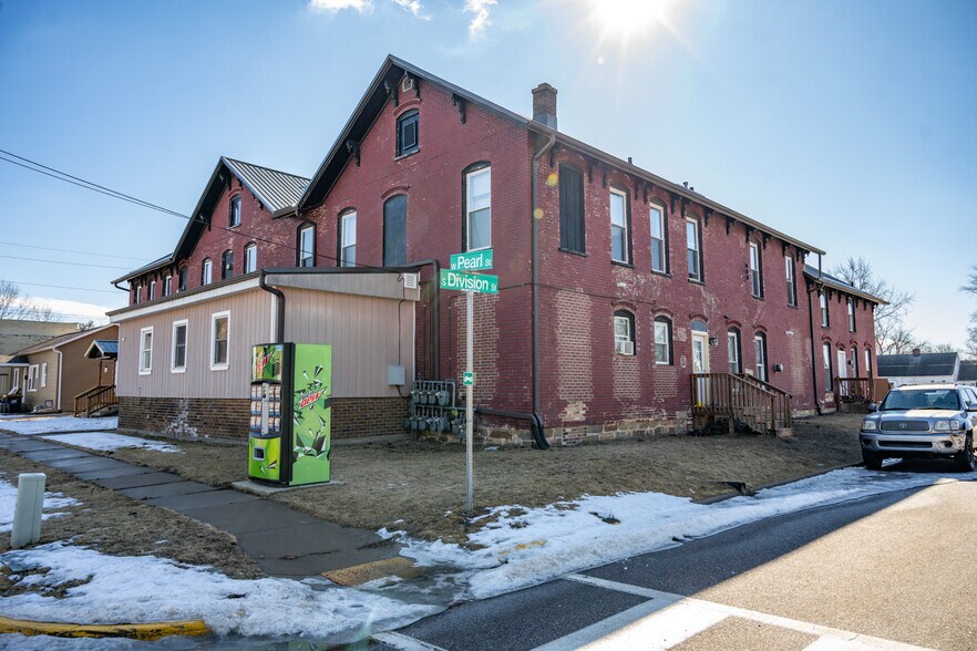 More Photos Of 115 W Pearl St, New Lisbon Apartments For Sale