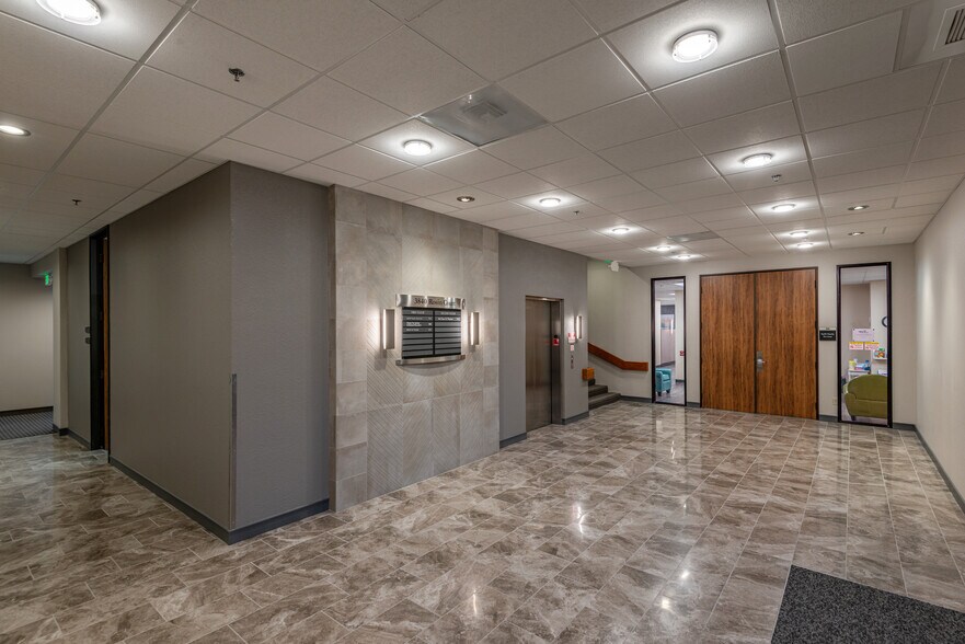 More Photos Of 3840 Rosin Ct, Sacramento Office For Lease