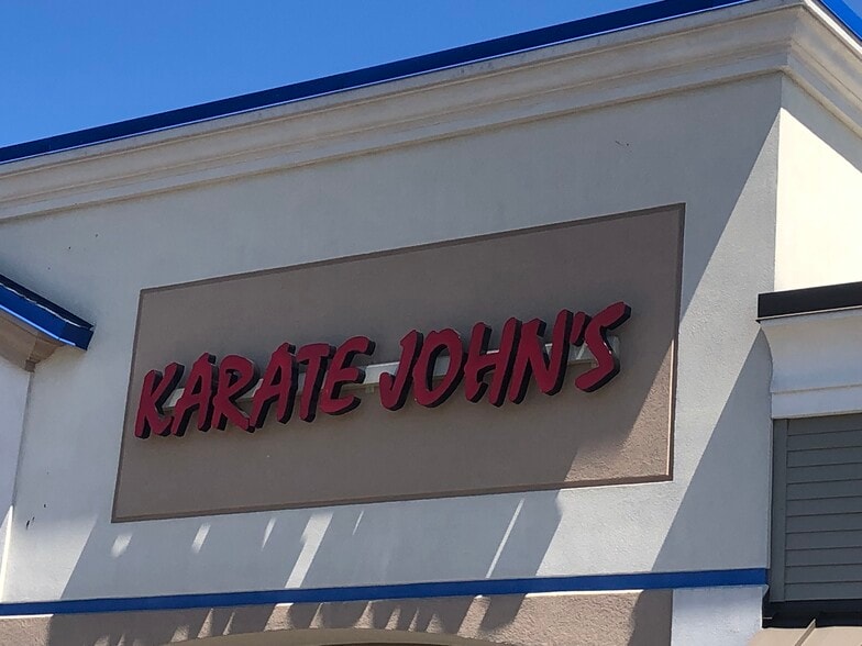 More Photos Of 7608 Oswego Rd, Liverpool Unknown For Lease