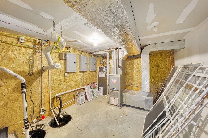 More Photos Of 207-209 Main St, New London Freestanding For Sale