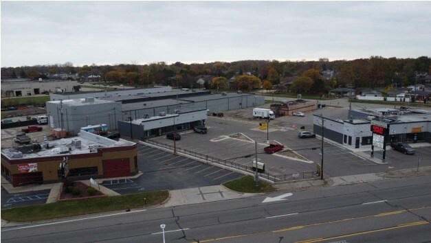 More Photos Of 33190-33196 Groesbeck Hwy, Fraser Storefront Retail Office For Lease