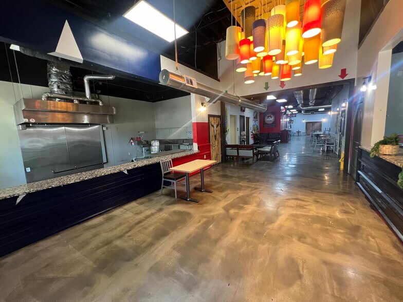 More Photos Of 206 N Oak St, Roanoke Restaurant For Sale