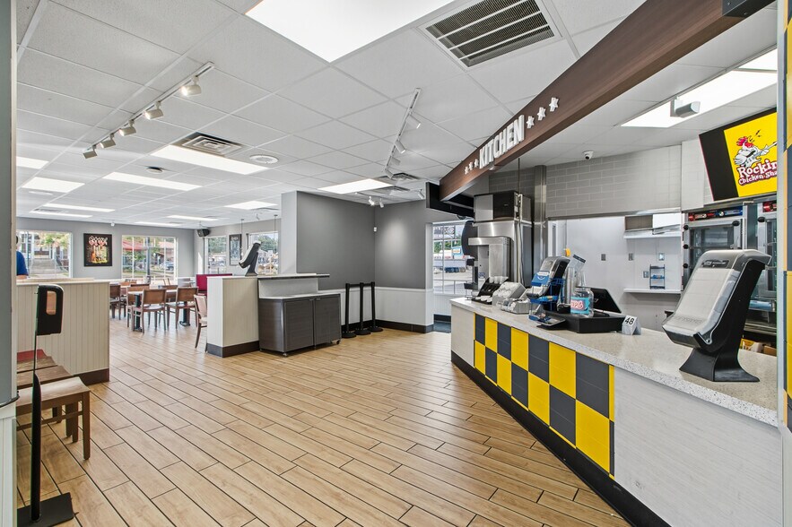 More Photos Of 31 S Wisconsin Dells Pky, Lake Delton Freestanding For Sale