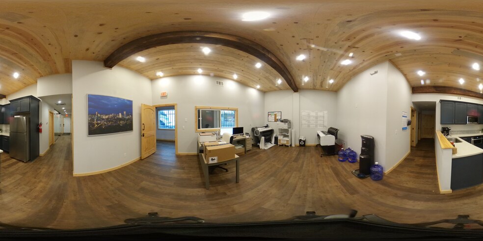 More Photos Of 7522-7524 SE 52nd Ave, Portland Light Distribution For Sale