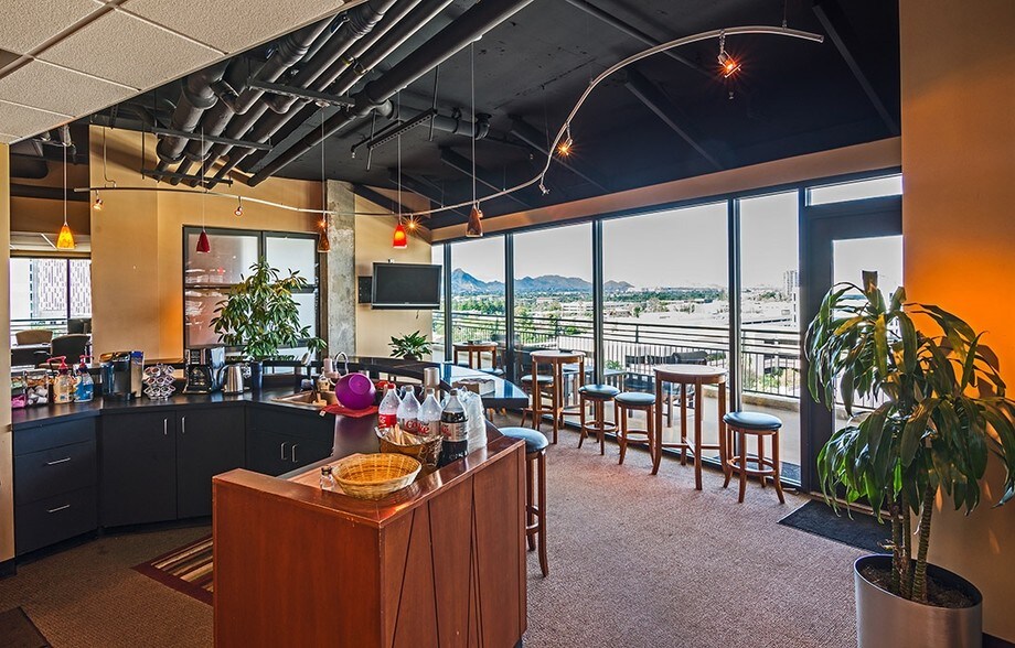 More Photos Of 3033 N Central Ave, Phoenix Office For Sale