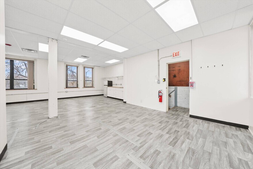 More Photos Of 526 N Western Ave, Chicago Manufacturing For Sale