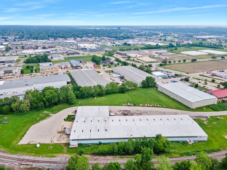 More Photos Of 1815 Morrissey Dr, Bloomington Warehouse For Sale