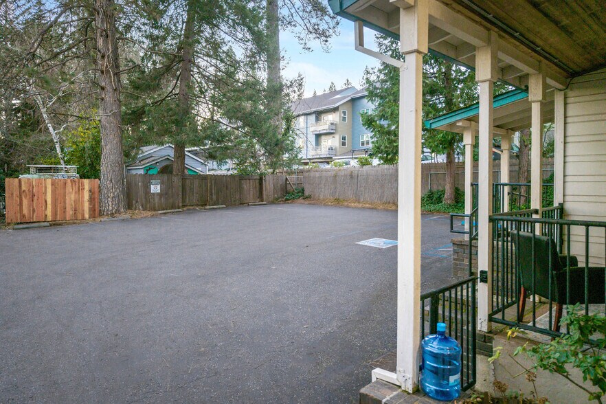 More Photos Of 825 Zion St, Nevada City Office For Sale