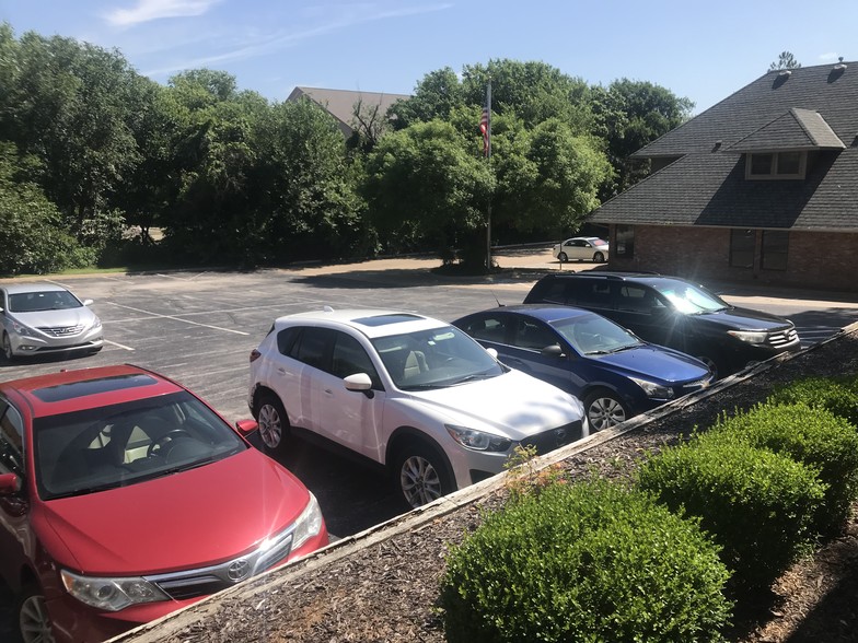 More Photos Of 120 N Bryant Ave, Edmond Office For Sale