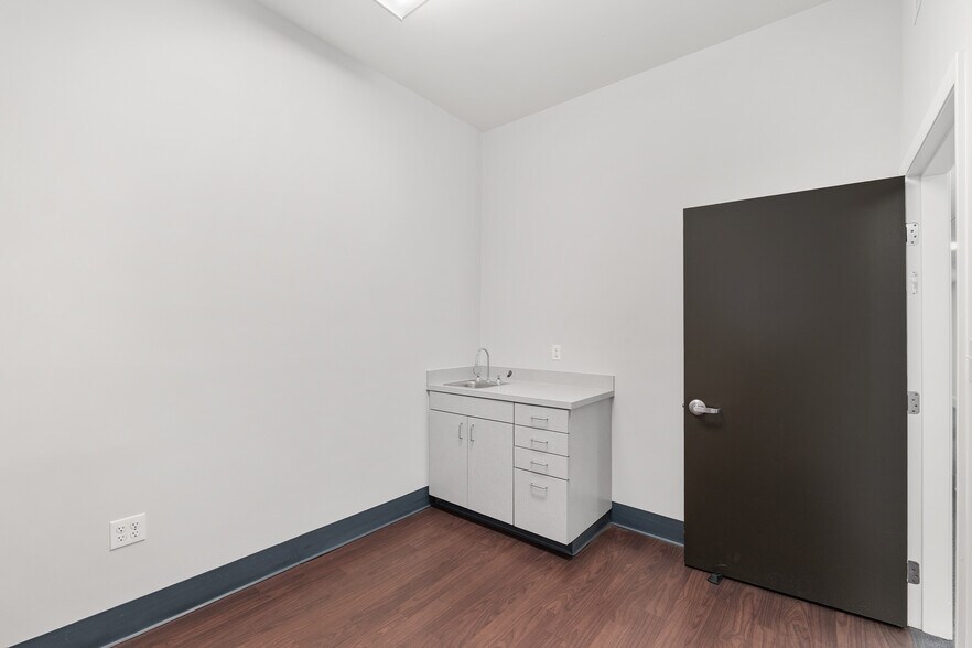 More Photos Of 1014 NW 57th St, Gainesville Medical For Lease