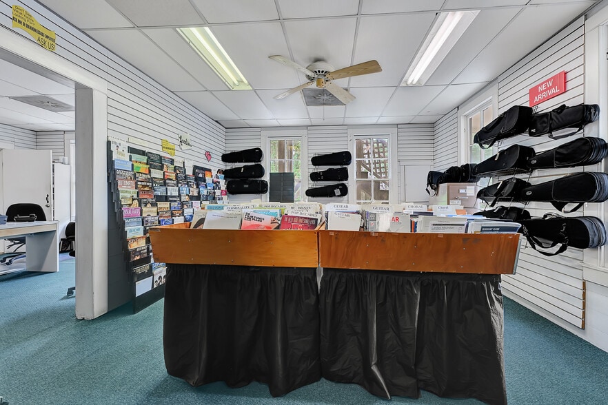 More Photos Of 17934 Kuykendahl Rd, Spring Storefront For Sale
