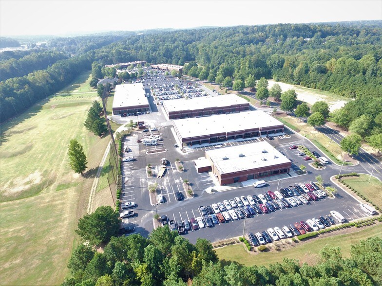 More Photos Of 605 Molly Ln, Woodstock Unknown For Lease