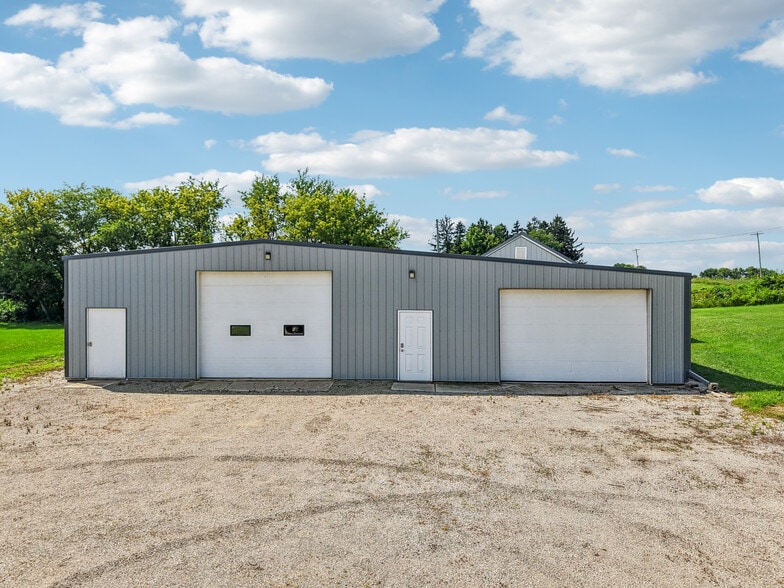 More Photos Of W9231 Bobolink Rd, Reeseville Warehouse For Sale