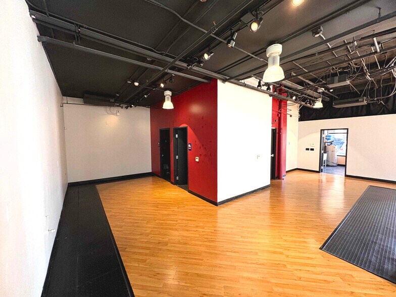 More Photos Of 215 W 7th St, Los Angeles Apartments For Lease