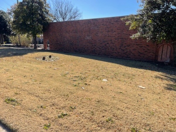 More Photos Of 2112 Hollywood Dr, Jackson Office For Sale