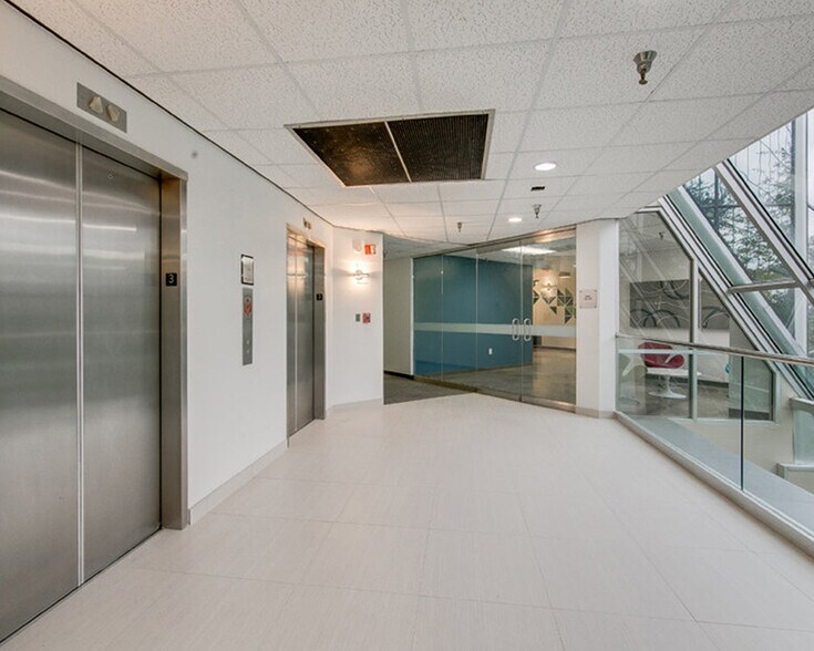 More Photos Of 4425 W Airport Fwy, Irving Coworking Space