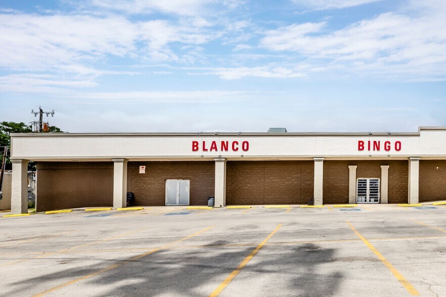 More Photos Of 3719-3815 Blanco Rd, San Antonio Storefront For Sale