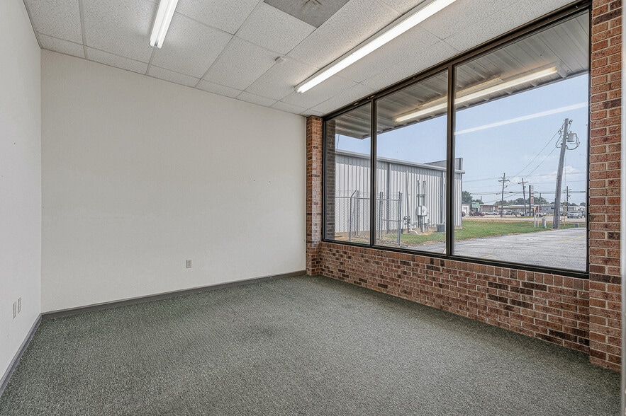 More Photos Of 3615 Stadium Blvd, Jonesboro Freestanding For Lease