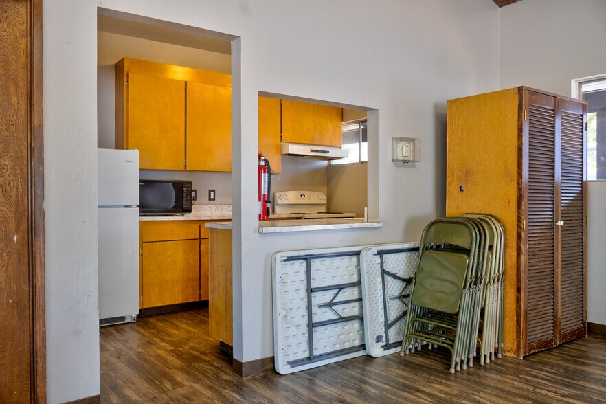 More Photos Of 5250 Whispering Creek Dr, Santa Rosa Manufactured Housing Mobile Home Park For Sale