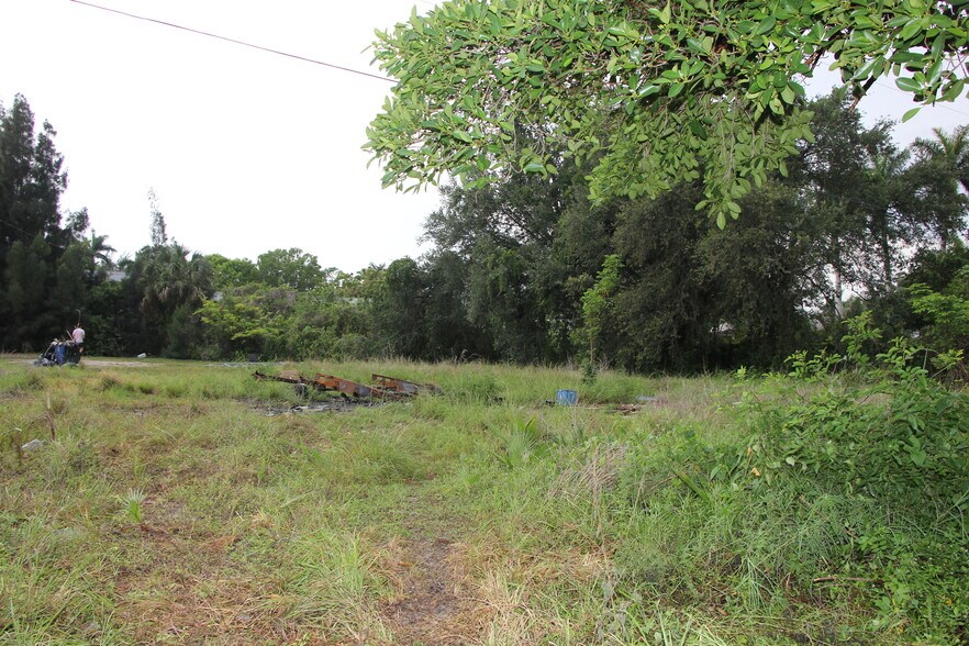 More Photos Of , North Fort Myers General Retail For Sale