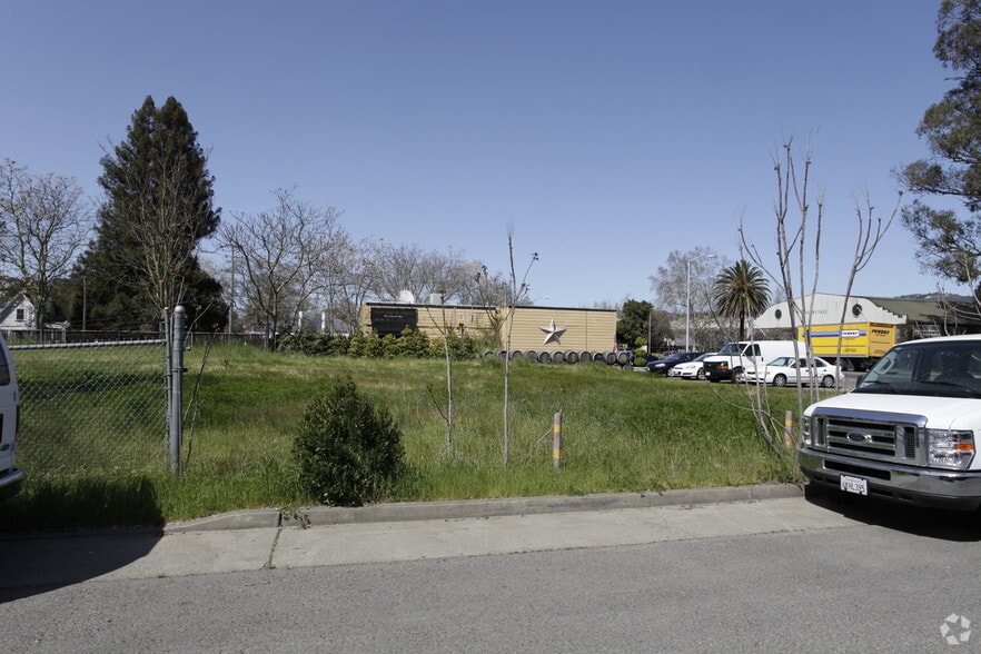 More Photos Of 905 Main St, Saint Helena Land For Lease