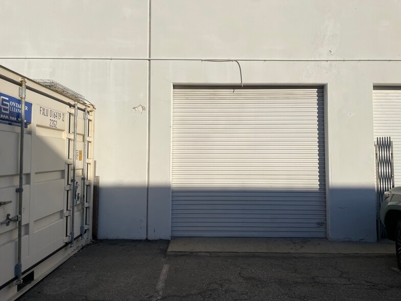 More Photos Of 1961-1977 Freeman Ave, Signal Hill Manufacturing For Lease