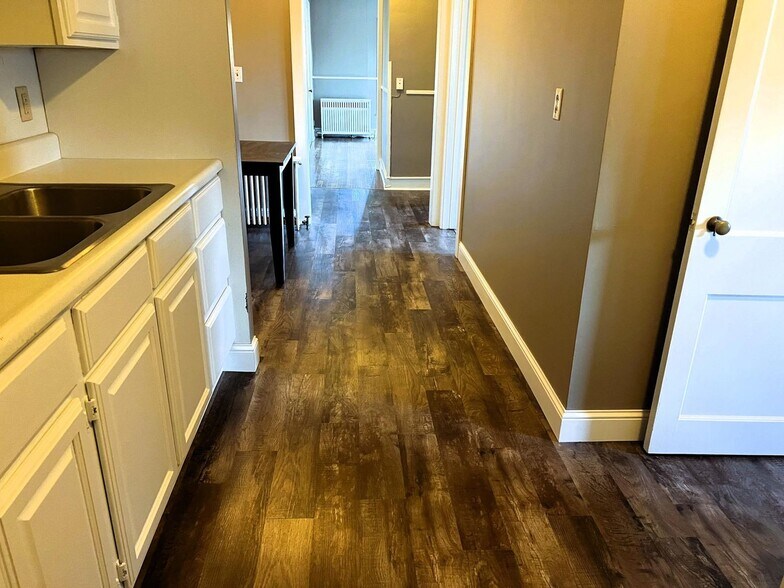 More Photos Of 16 Jefferson St, Valparaiso Storefront Retail Residential For Sale