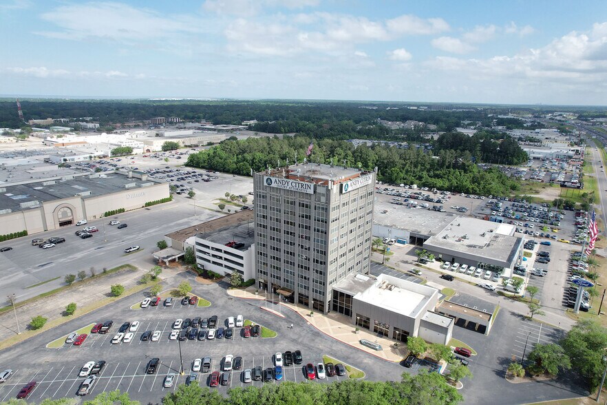 More Photos Of 851 S I-65 Service Rd, Mobile Office For Sale