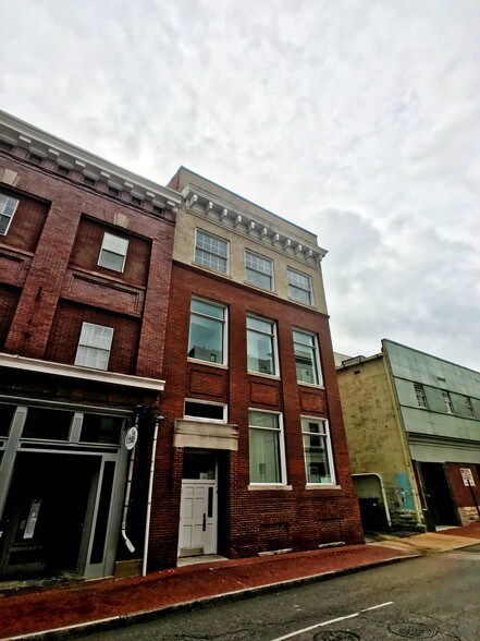 More Photos Of 210 Hale St, Charleston Office For Sale
