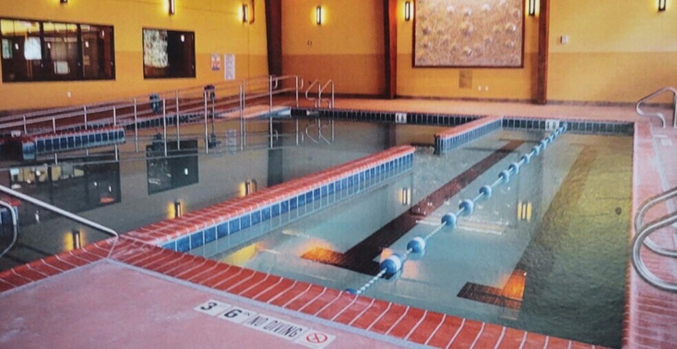 More Photos Of 2450 W North Ave, Milwaukee Multifamily For Sale