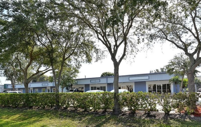 More Photos Of 4515-4521 Northgate Ct, Sarasota Warehouse For Sale