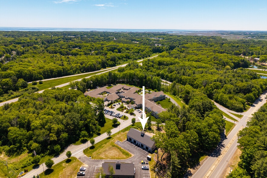 More Photos Of 300 Exeter Rd, Hampton Industrial For Lease