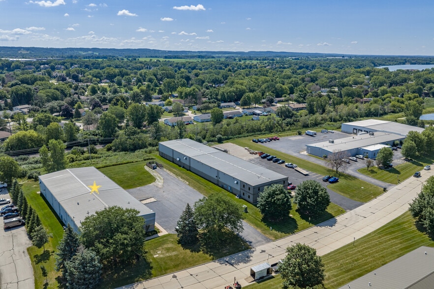 More Photos Of 1725 Suburban Dr, De Pere Manufacturing For Sale