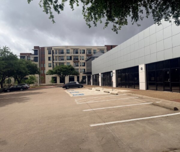 More Photos Of 4460 Trinity Mills Rd, Dallas General Retail For Sale