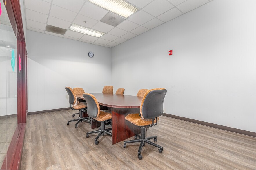 More Photos Of 1080 Corporate Blvd, Aurora Warehouse For Sale