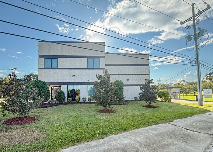 Primary Photo Of 805 Robin St and 406 Airline Highway, Laplace Office For Lease