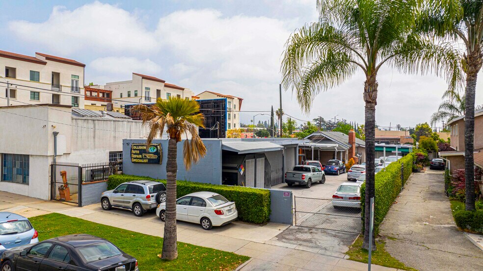 Primary Photo Of 184 N Meridith Ave, Pasadena Auto Repair For Lease