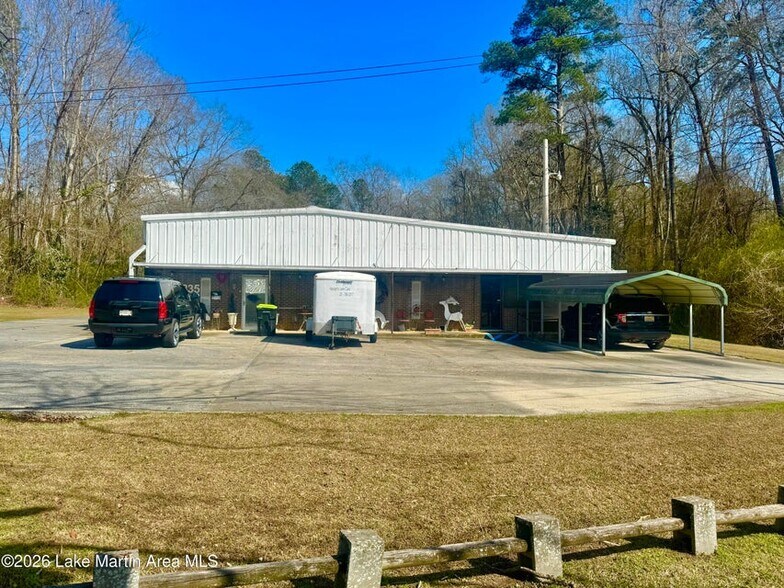 More Photos Of 835 Marshall St, Alexander City Specialty For Sale